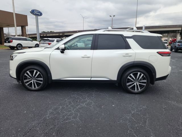Used 2024 Nissan Pathfinder Platinum w/ Cargo Package image 2