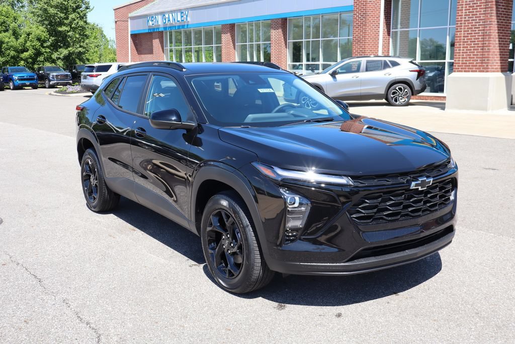 New 2026 Chevrolet Trax LT w/ Driver Confidence Package FWD video 2