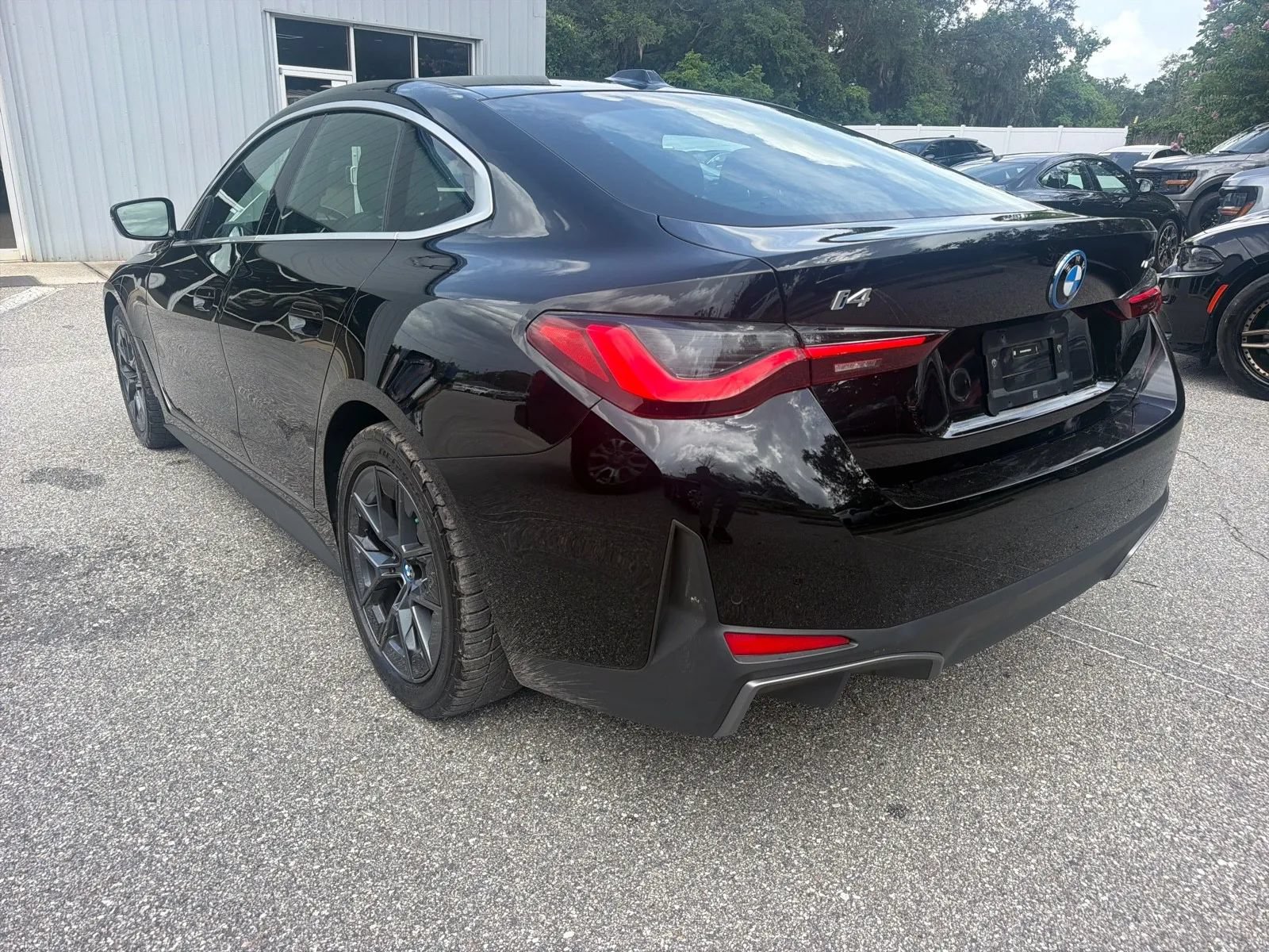 Used 2023 BMW i4 eDrive35 RWD image 9