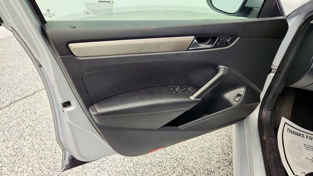 Used 2021 Volkswagen Passat 2.0T S image 10