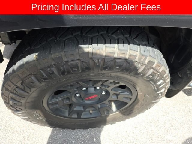 Used 2021 Toyota 4Runner TRD Off-Road AWD/4WD image 7