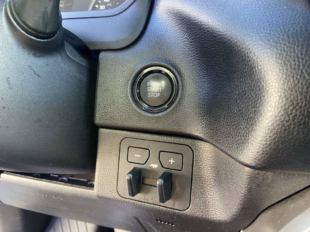 Used 2026 Toyota Tundra SR5 w/ SR5 Convenience Package AWD/4WD image 30