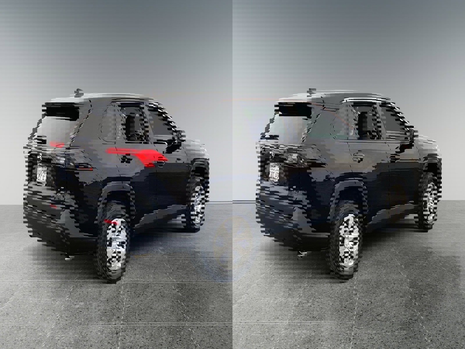 Used 2023 Toyota RAV4 LE image 5