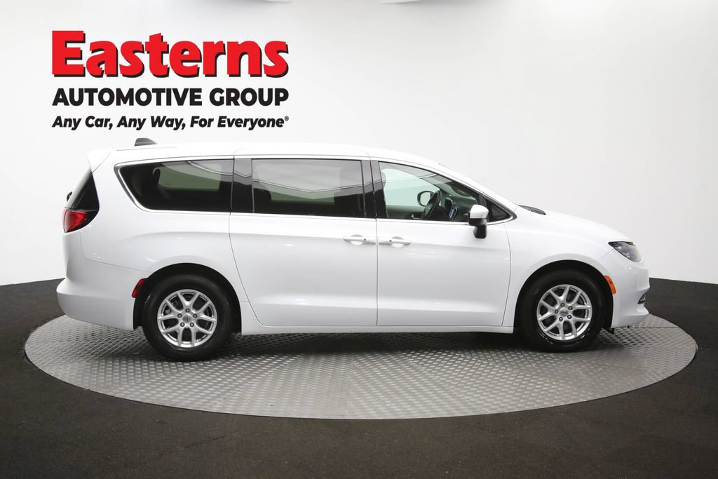 Used 2022 Chrysler Voyager LX FWD image 43