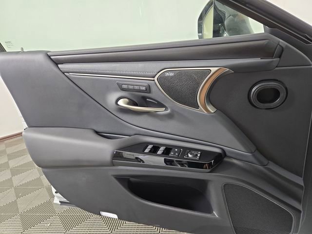 New 2025 Lexus ES 300h w/ Luxury Package image 31