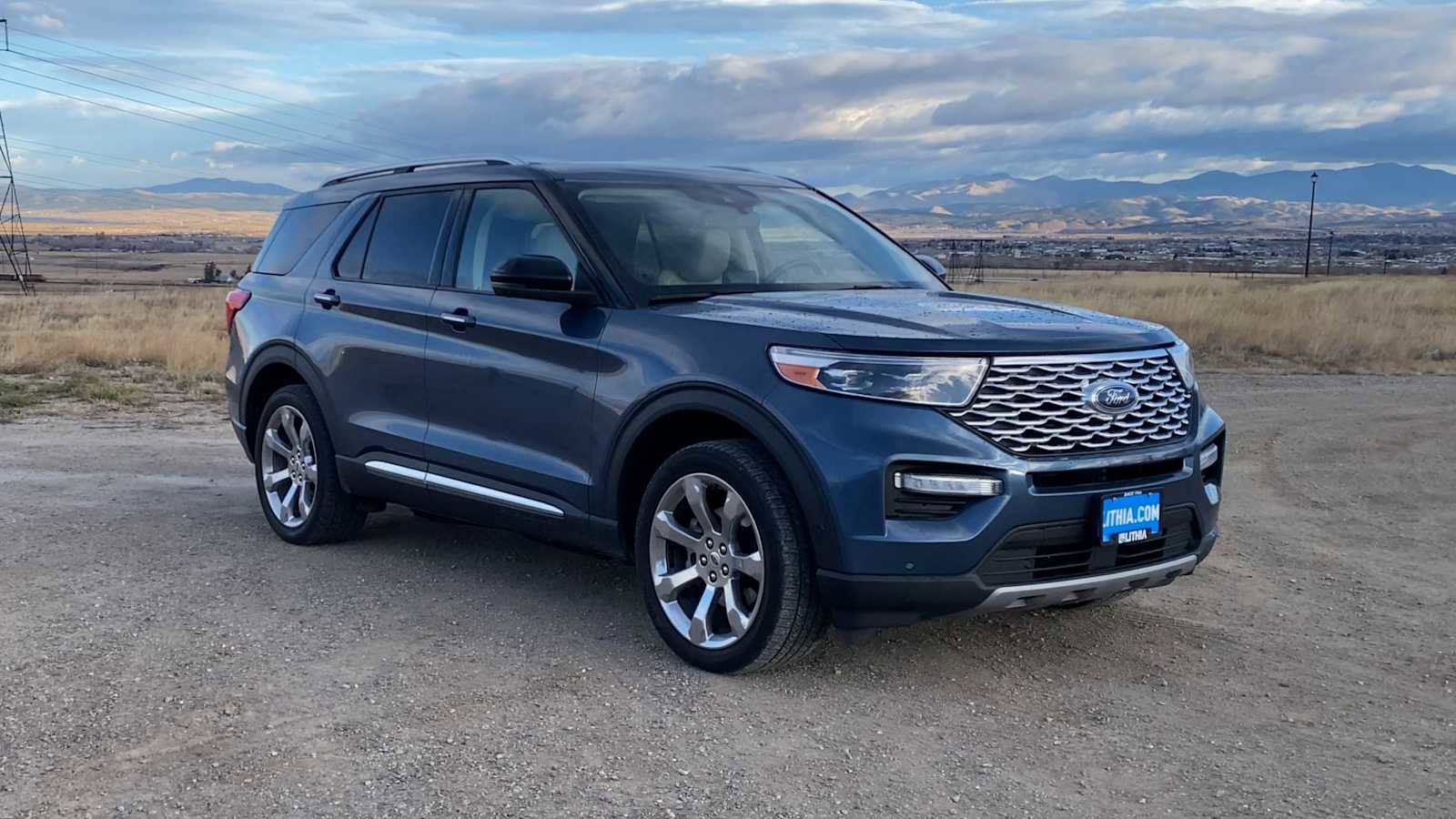 Used 2020 Ford Explorer Platinum w/ Premium Technology Package image 2