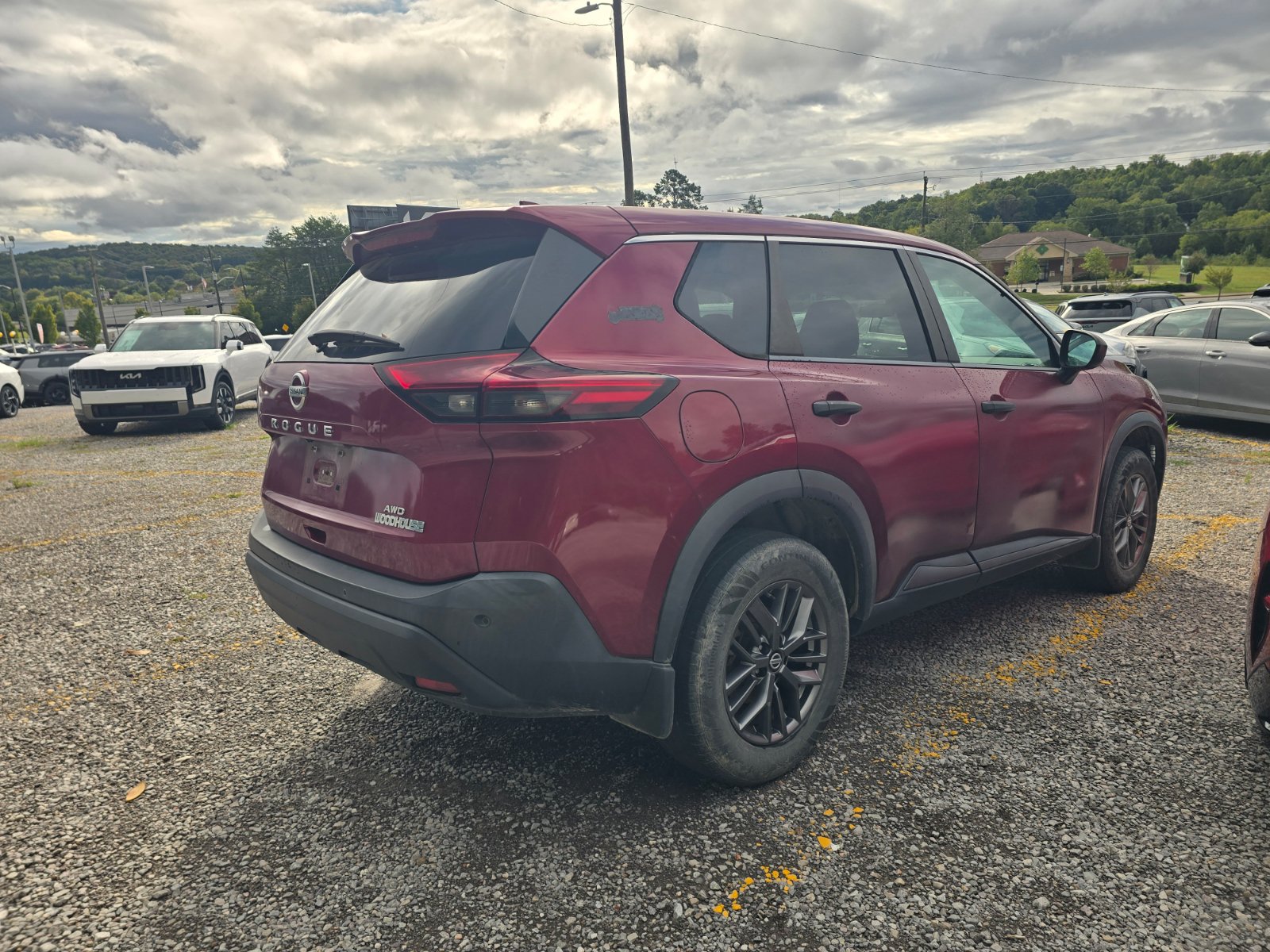 Used 2021 Nissan Rogue S AWD/4WD image 4