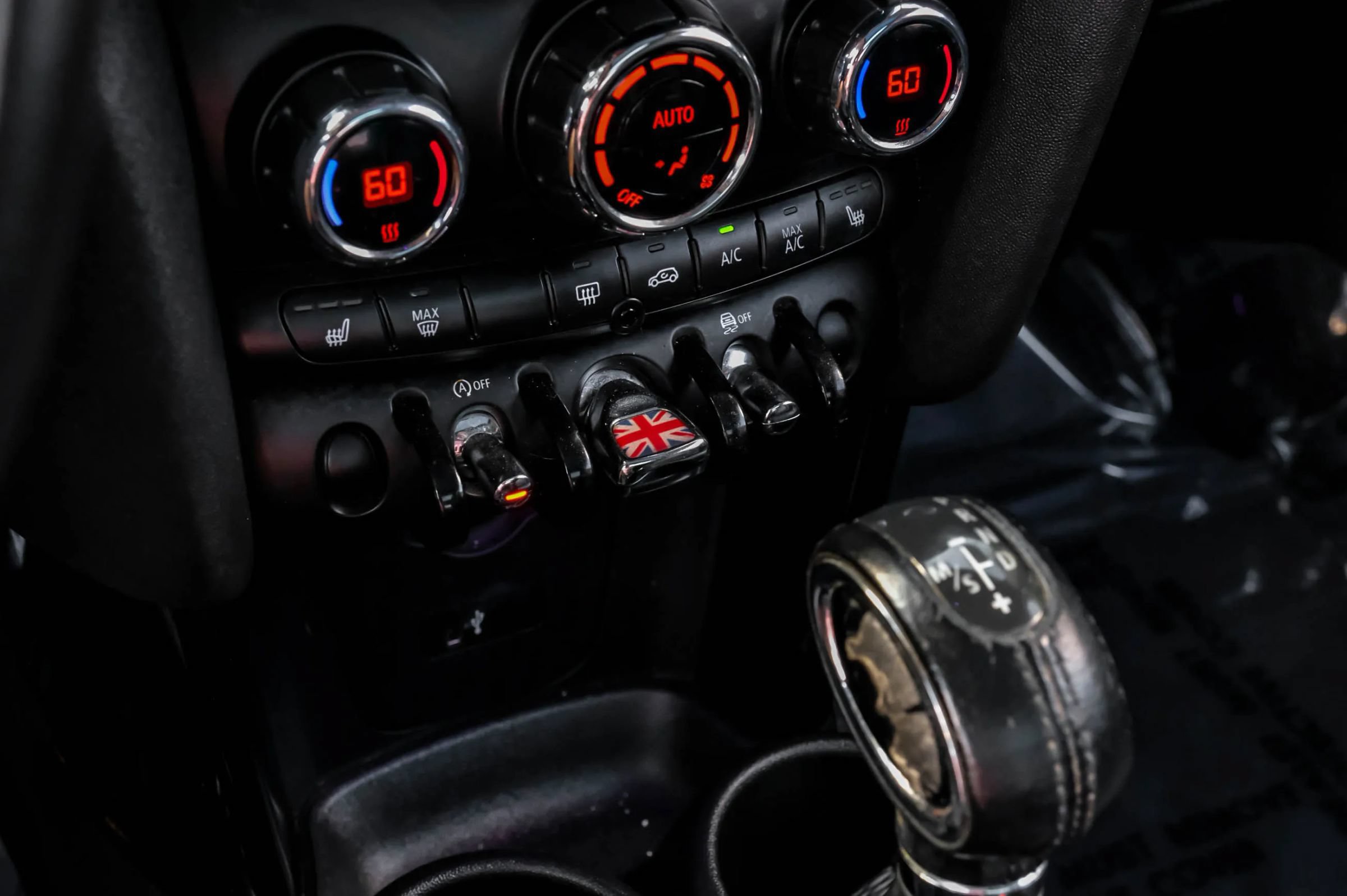 Used 2019 MINI Cooper 2-Door Hardtop FWD image 24