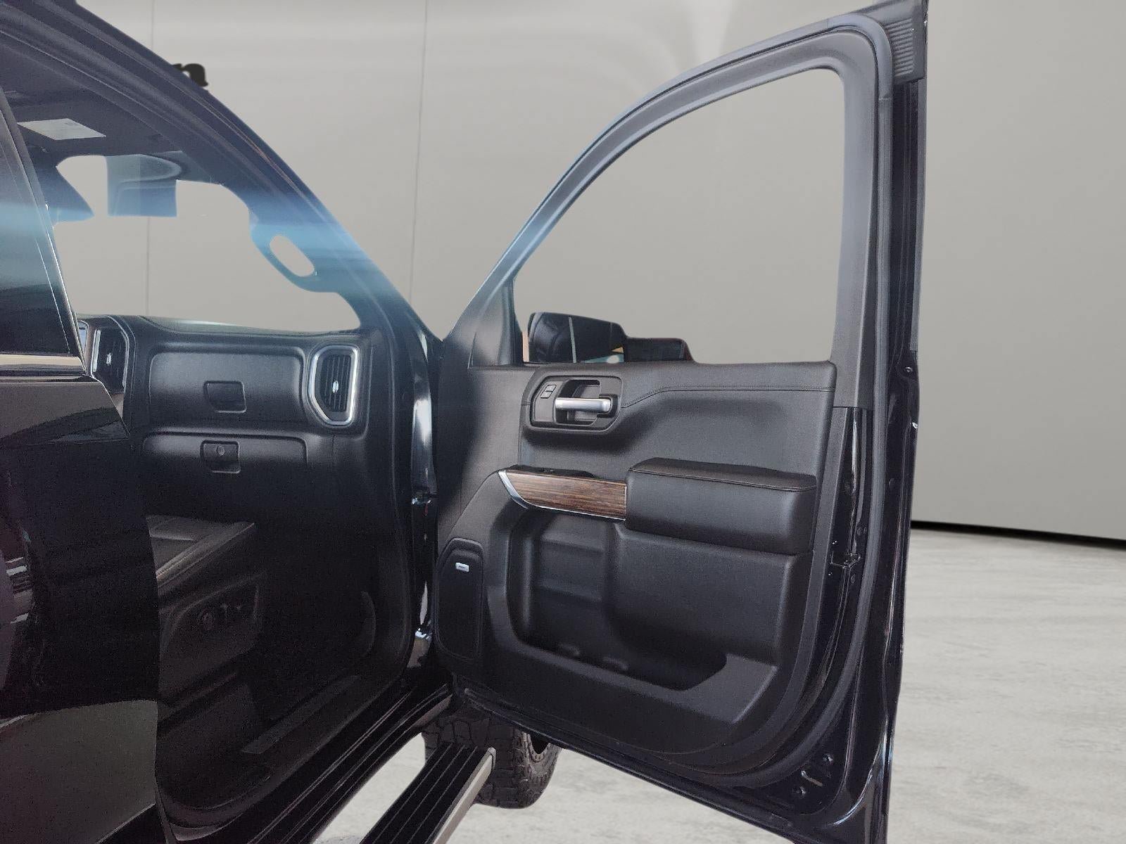 Used 2019 Chevrolet Silverado 1500 High Country w/ Technology Package AWD/4WD image 26