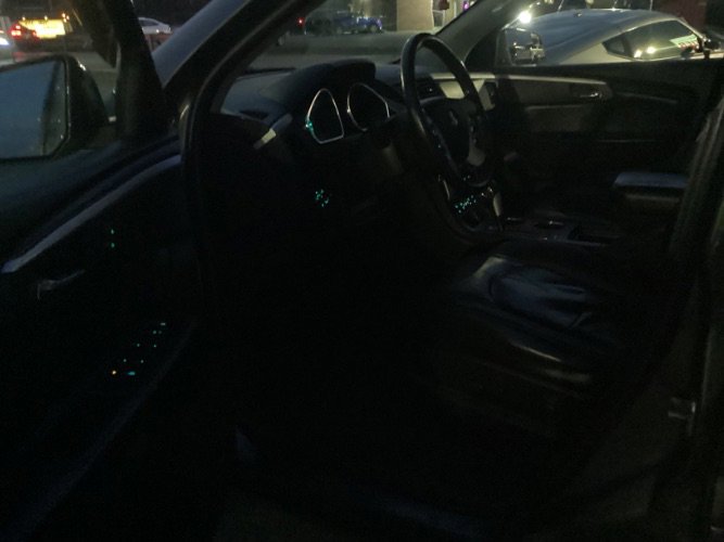 Used 2011 Chevrolet Traverse LT w/ Personal Connectivity Package image 6