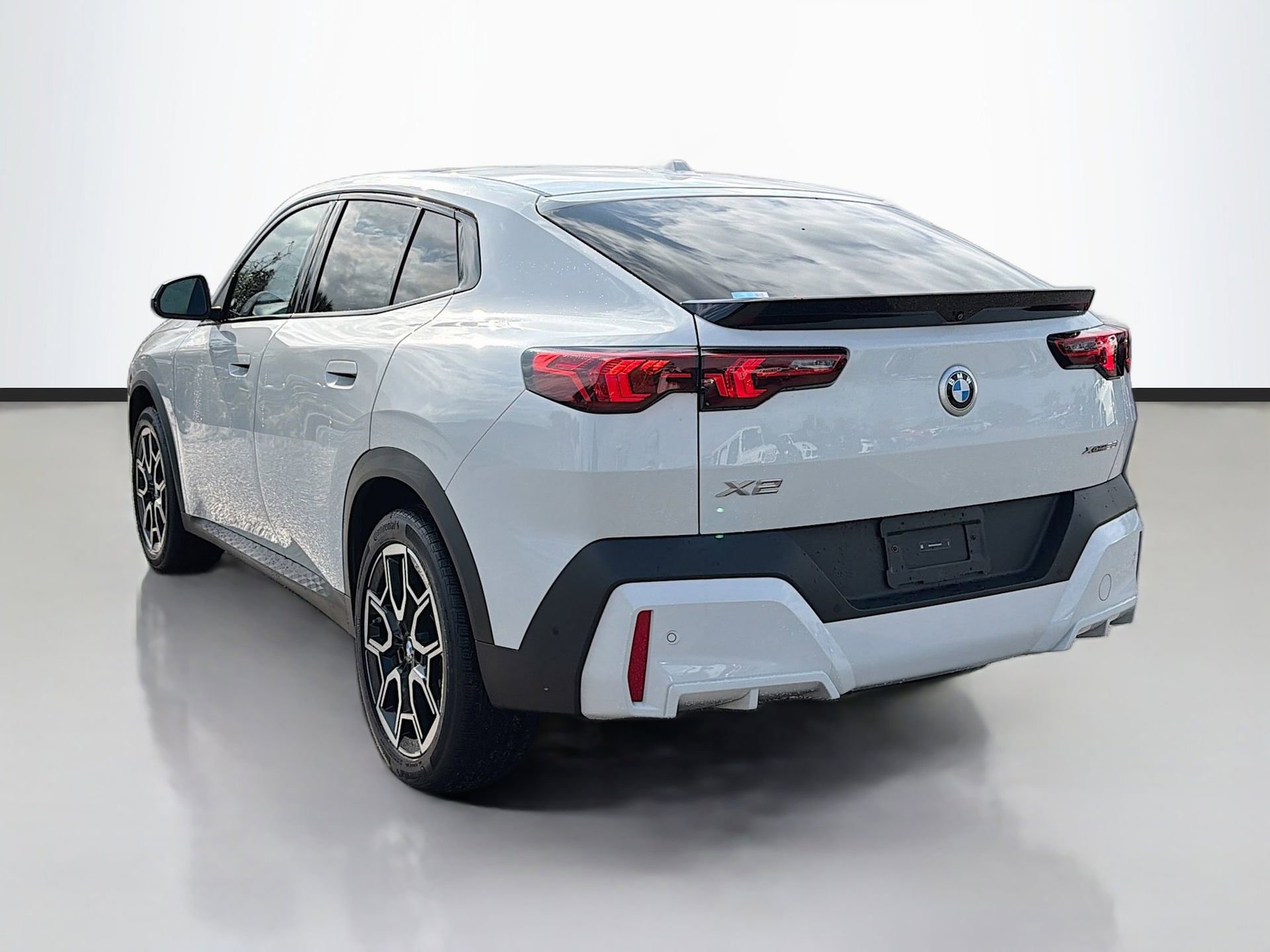 Certified 2025 BMW X2 xDrive28i w/ Convenience Package image 6