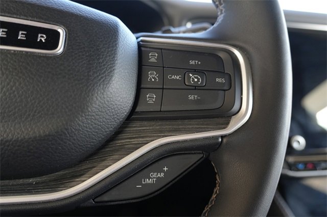 Used 2024 Jeep Wagoneer Series II image 14