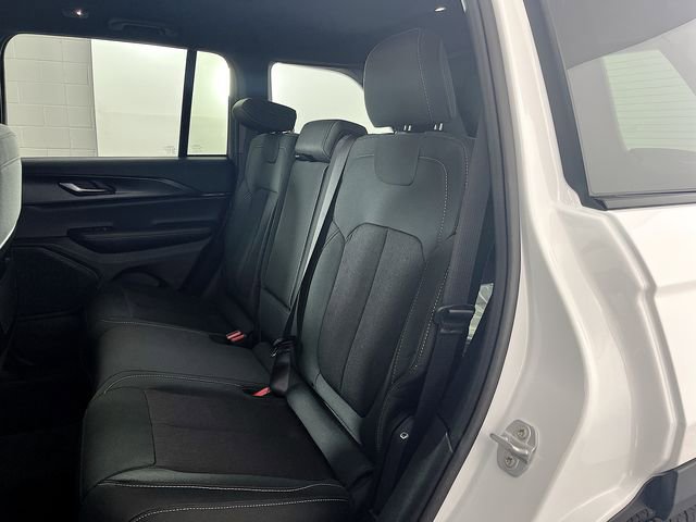 New 2025 Jeep Grand Cherokee Laredo image 25