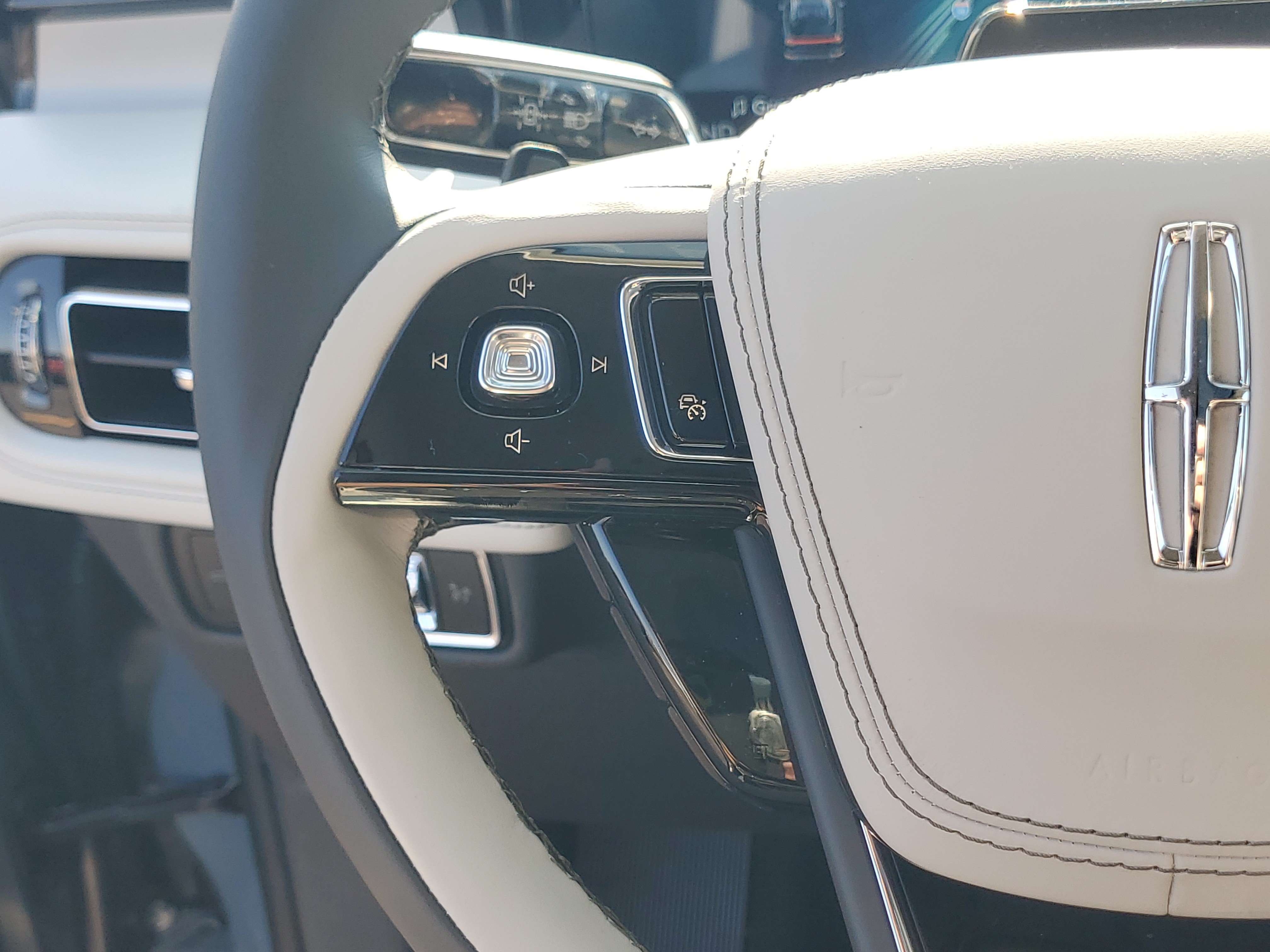New 2026 Lincoln Aviator Reserve AWD/4WD image 16