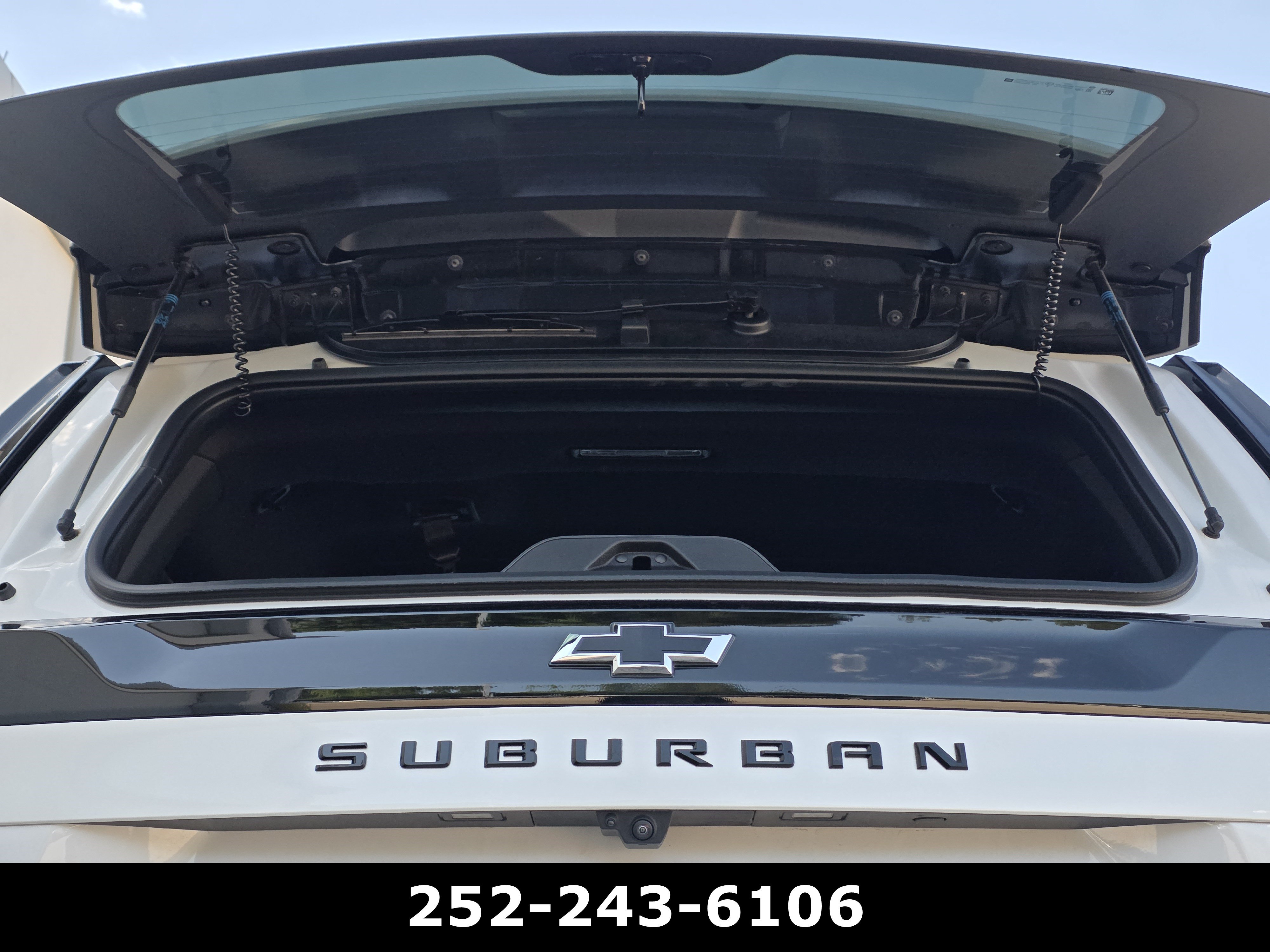 Used 2025 Chevrolet Suburban Z71 w/ Z71 Off-Road Package AWD/4WD image 42
