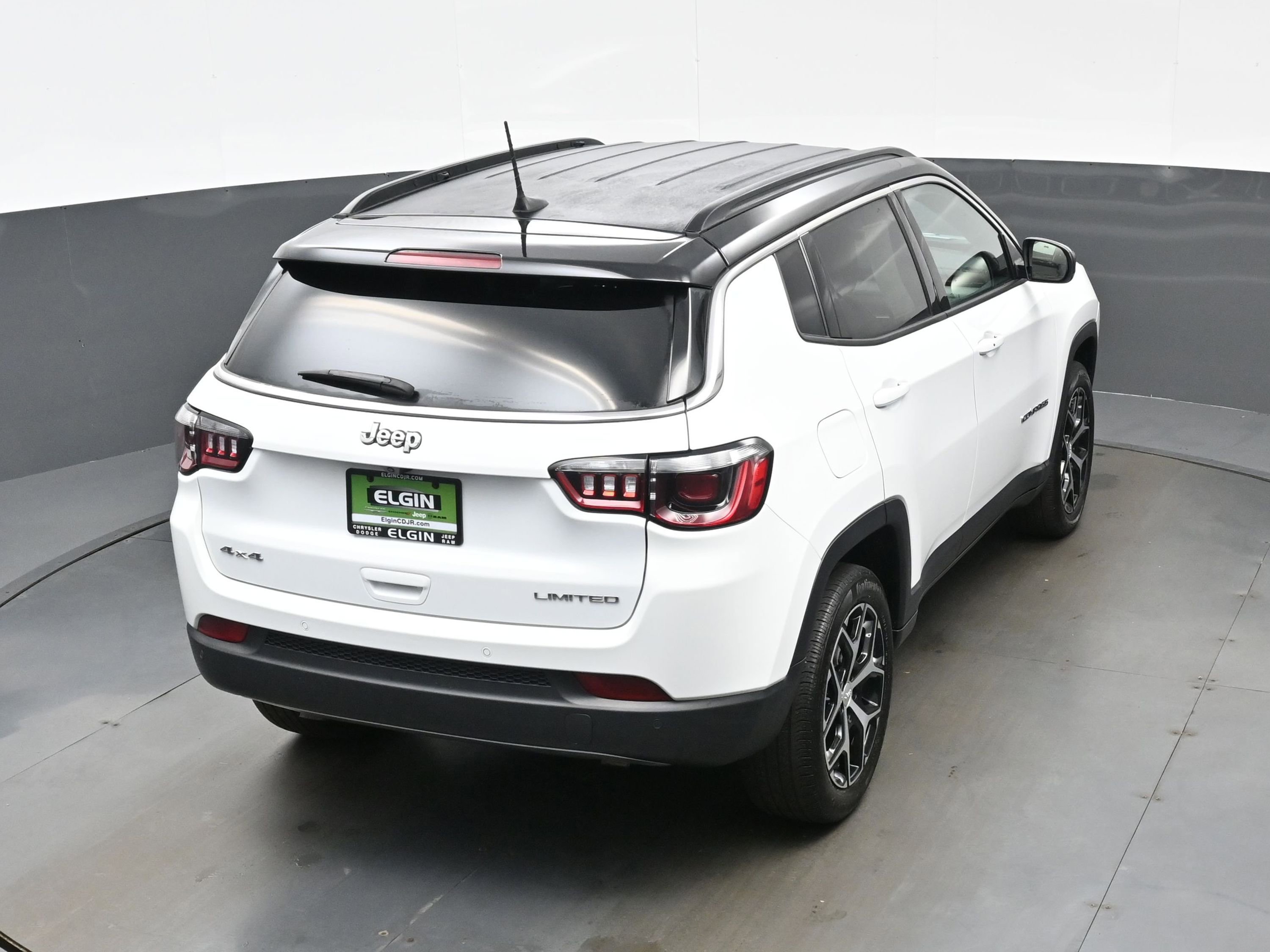 Used 2024 Jeep Compass Limited image 36