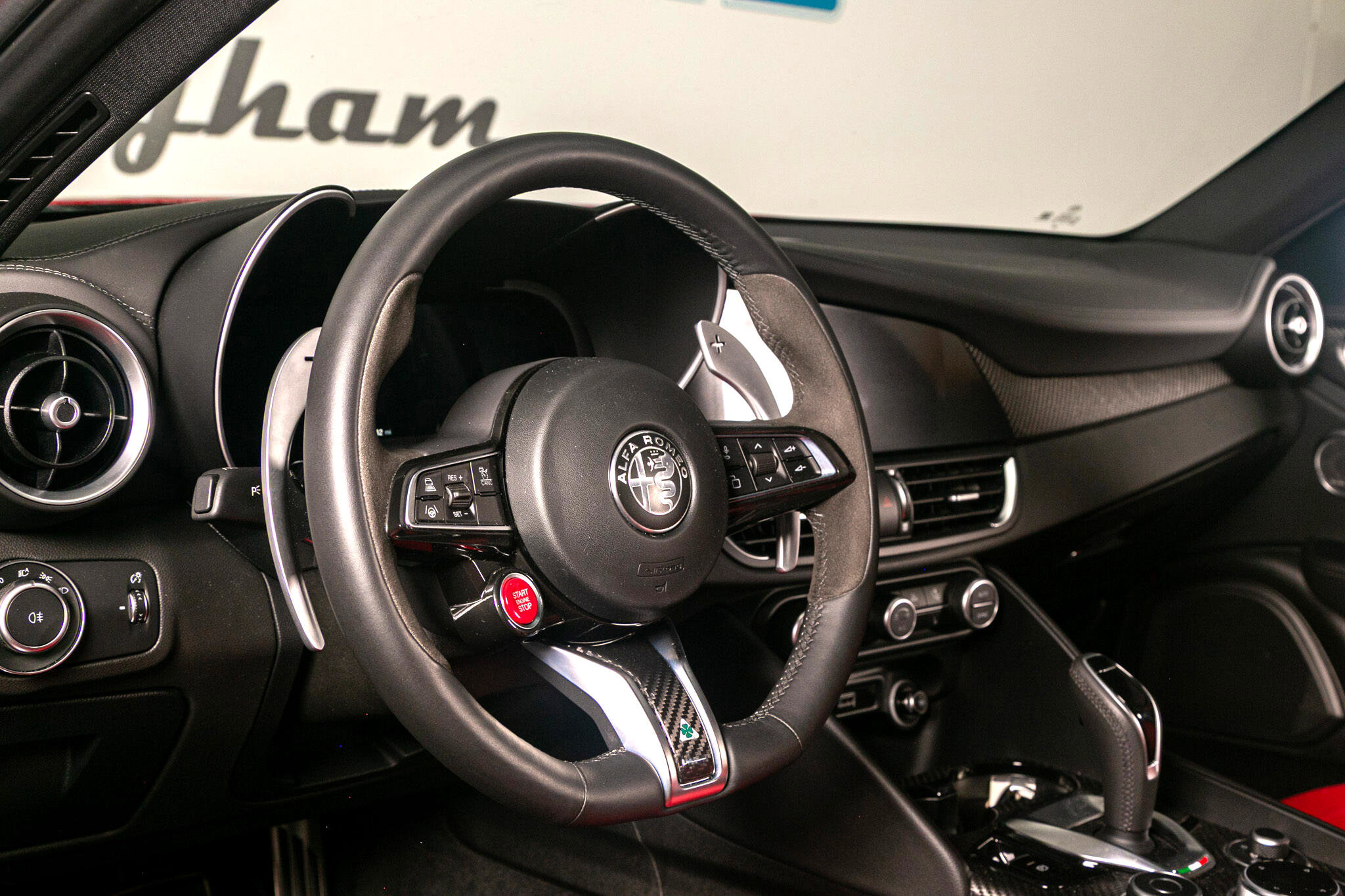 Used 2024 Alfa Romeo Giulia Quadrifoglio image 2