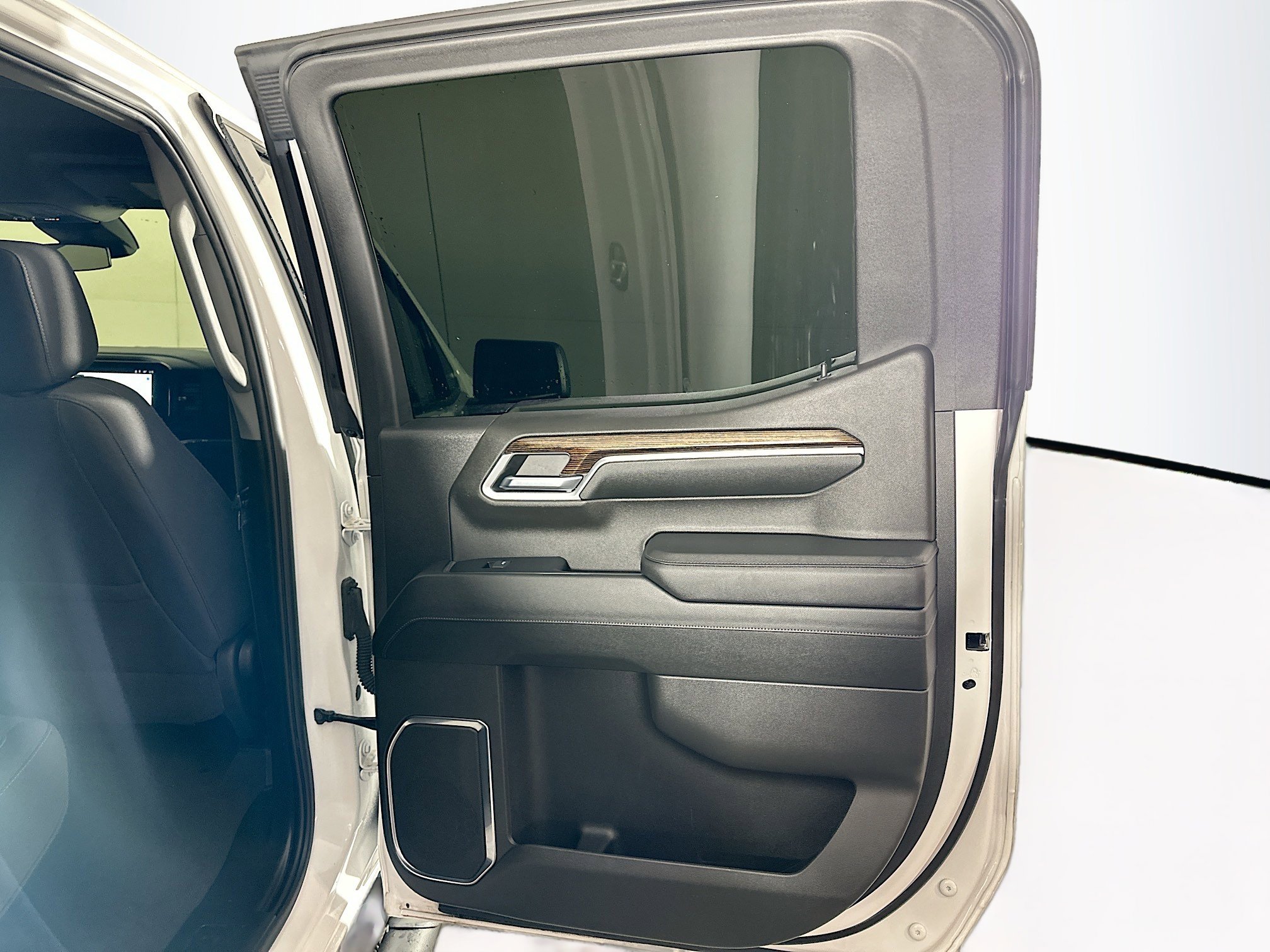 Used 2024 GMC Sierra 1500 Elevation image 27