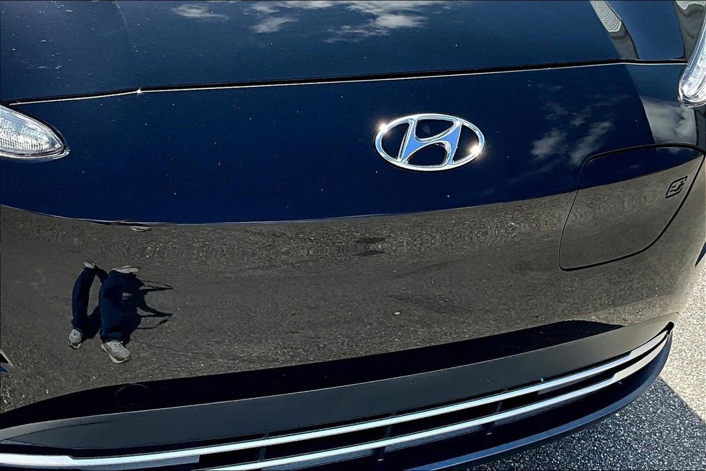 Used 2023 Hyundai Kona SE image 34