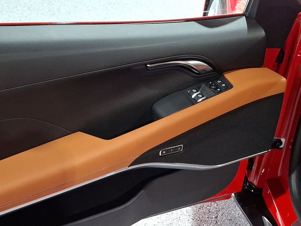 Used 2025 Lotus Emira image 8