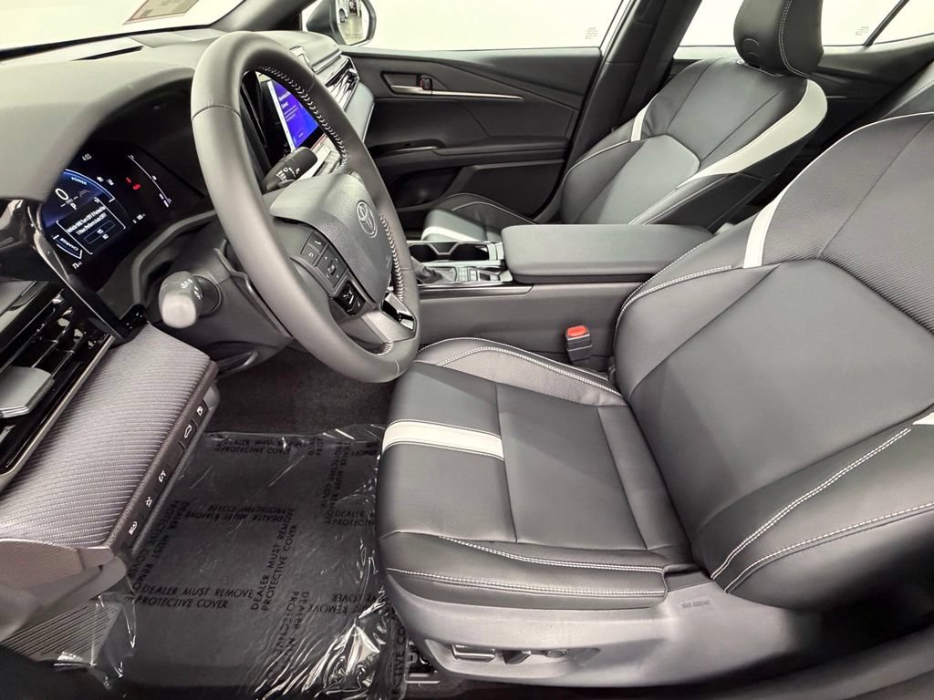 Used 2026 Toyota Camry SE FWD image 22