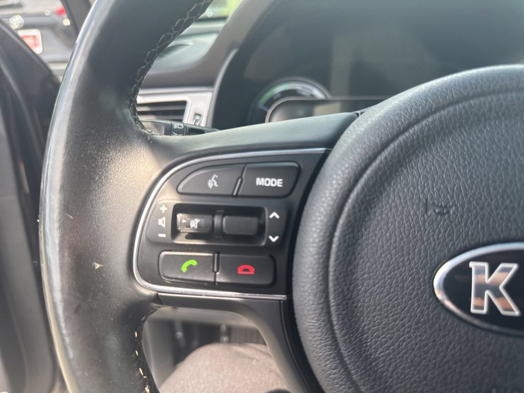 Used 2017 Kia Niro Touring w/ Advanced Technology Package FWD image 13