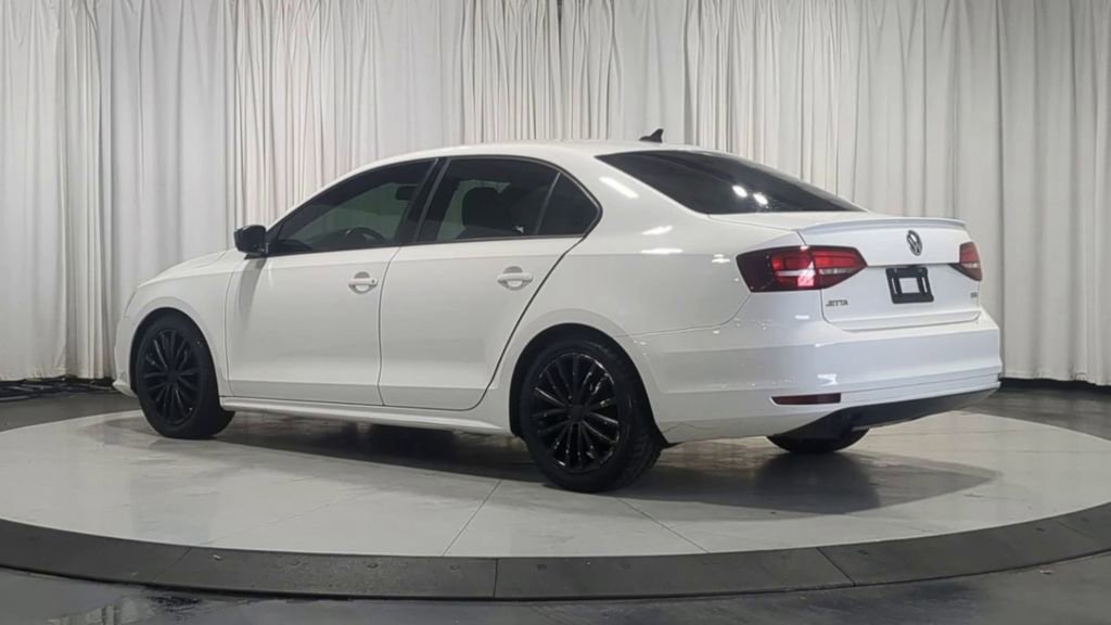 Used 2016 Volkswagen Jetta Sport FWD image 8