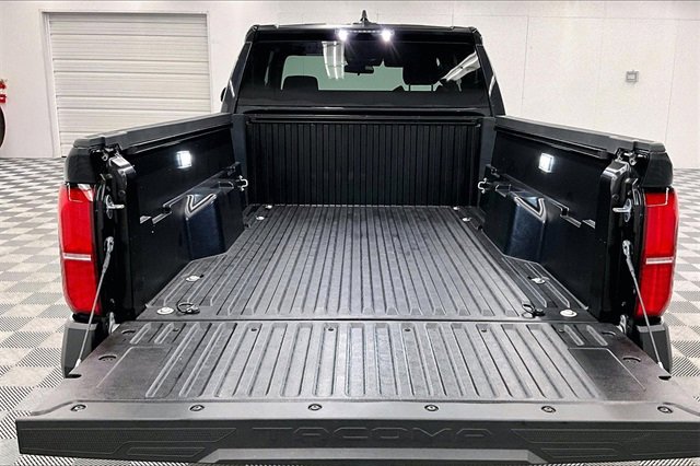 Used 2025 Toyota Tacoma SR image 26