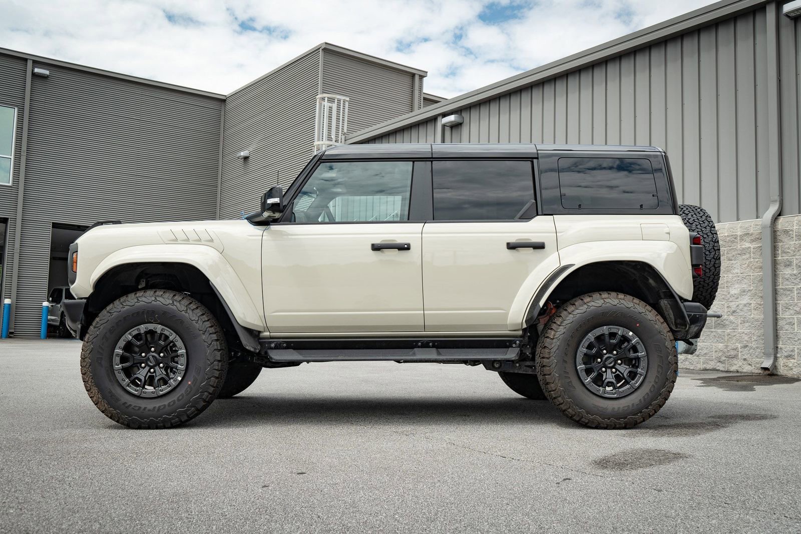 Used 2025 Ford Bronco Raptor image 14