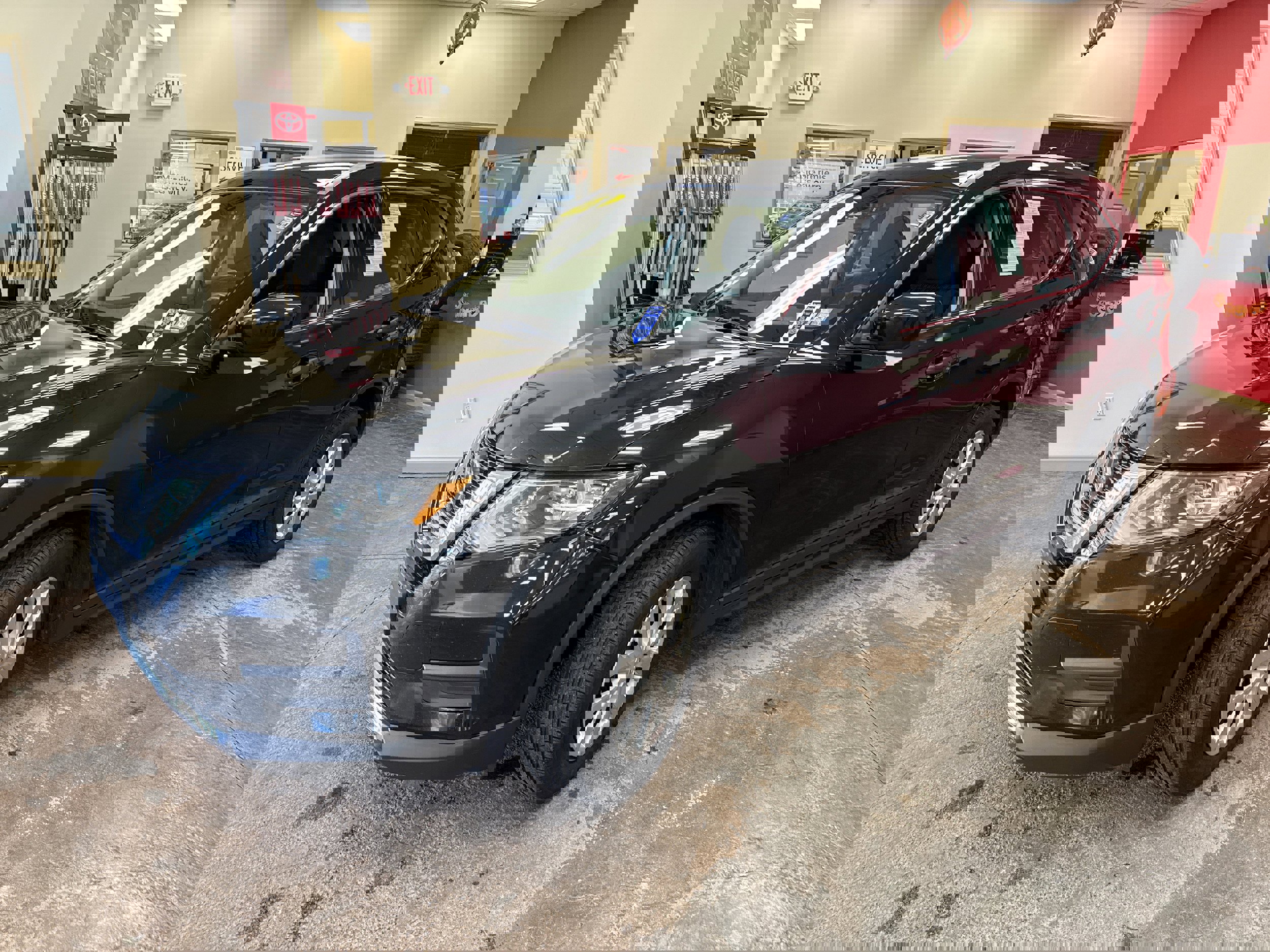 Used 2020 Nissan Rogue S image 3