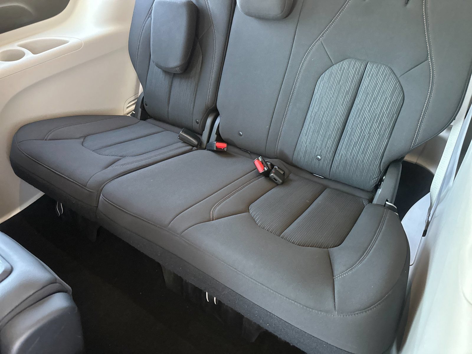 Used 2019 Chrysler Pacifica Touring Plus w/ Tire & Wheel Group FWD image 15