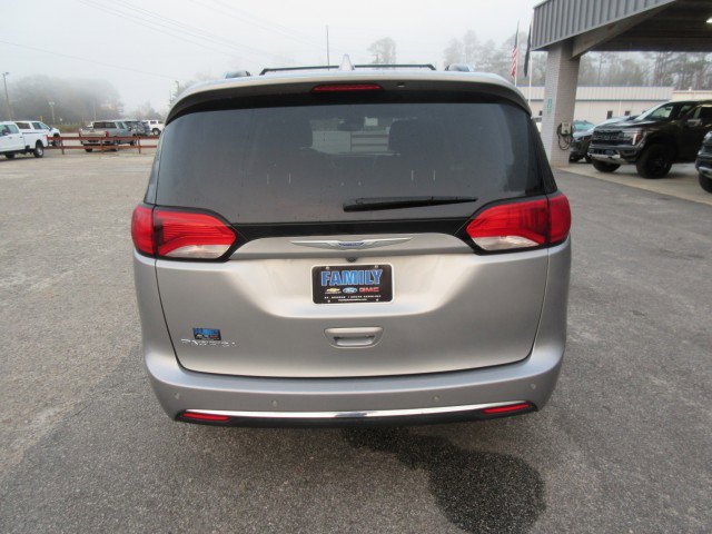 Used 2019 Chrysler Pacifica Touring-L Plus w/ Advanced Safetytec Group image 4