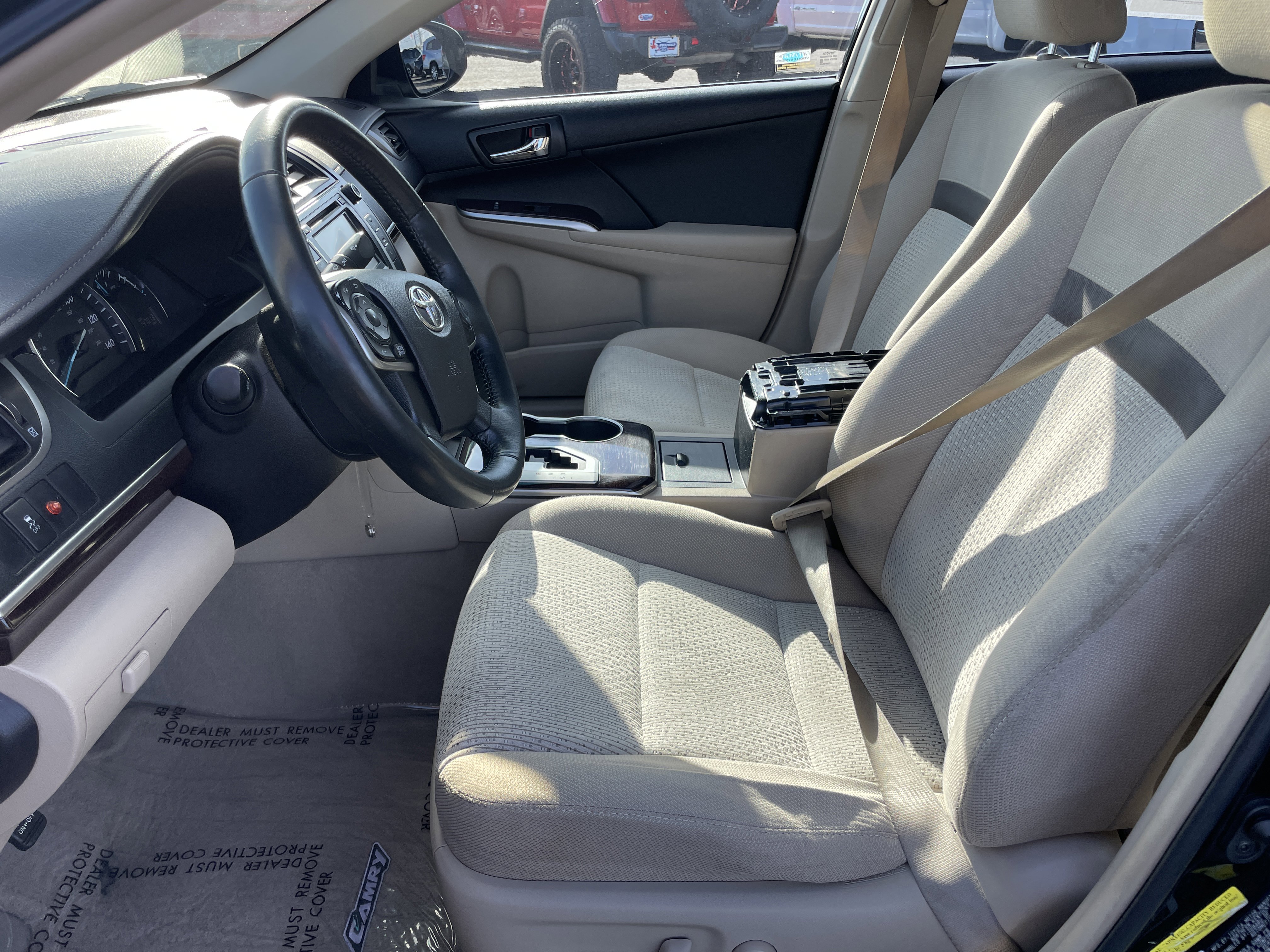 Used 2014 Toyota Camry XLE image 15