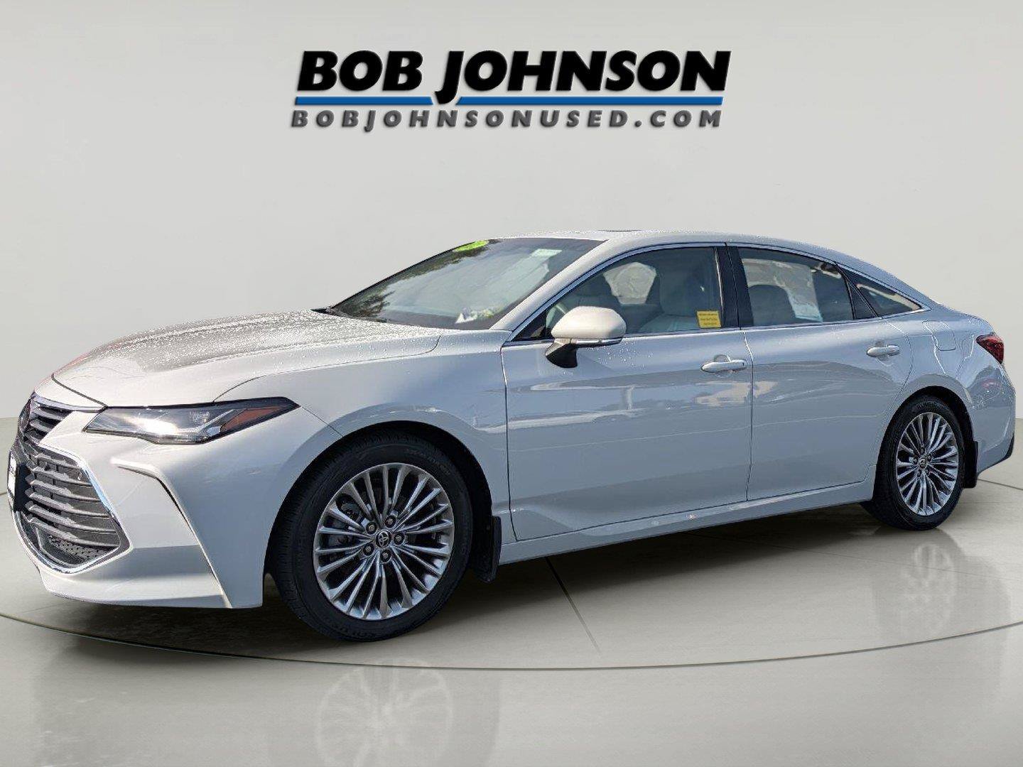 Used 2022 Toyota Avalon Limited w/ Advanced Safety Package FWD image 3