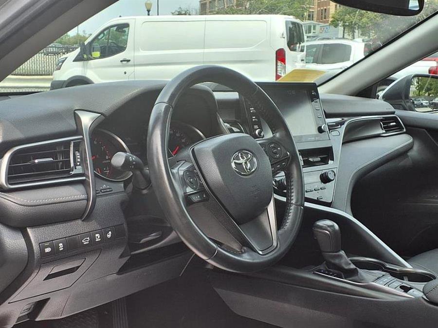 Used 2021 Toyota Camry XSE image 18