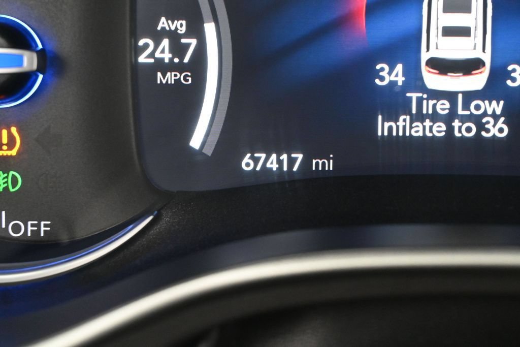 Used 2023 Chrysler Pacifica Touring-L FWD image 26