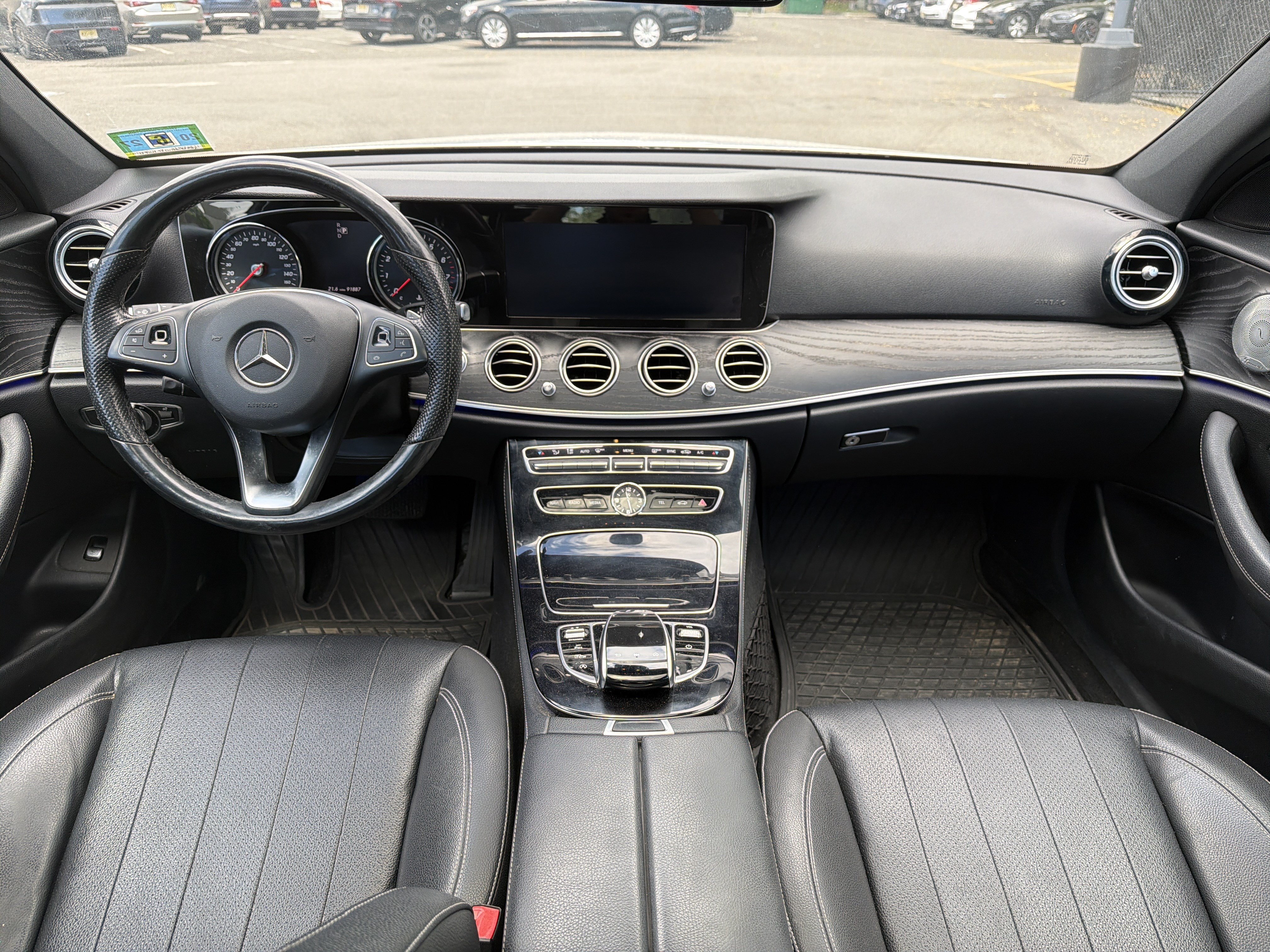 Used 2017 Mercedes-Benz E 300 4MATIC image 4