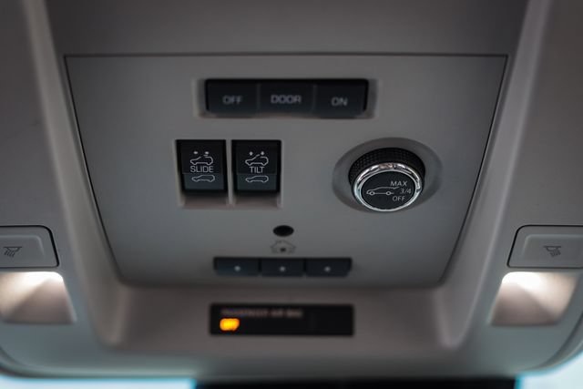 Used 2019 GMC Yukon Denali w/ Denali Ultimate Package AWD/4WD image 32