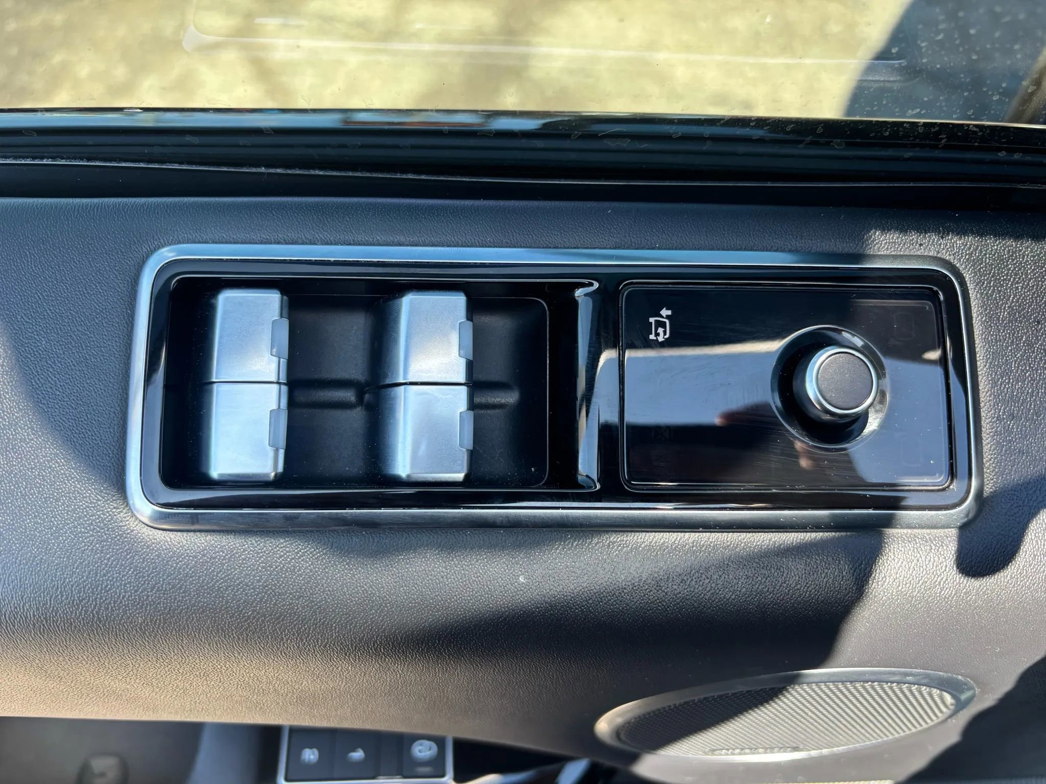 Used 2018 Land Rover Range Rover Sport SVR image 17