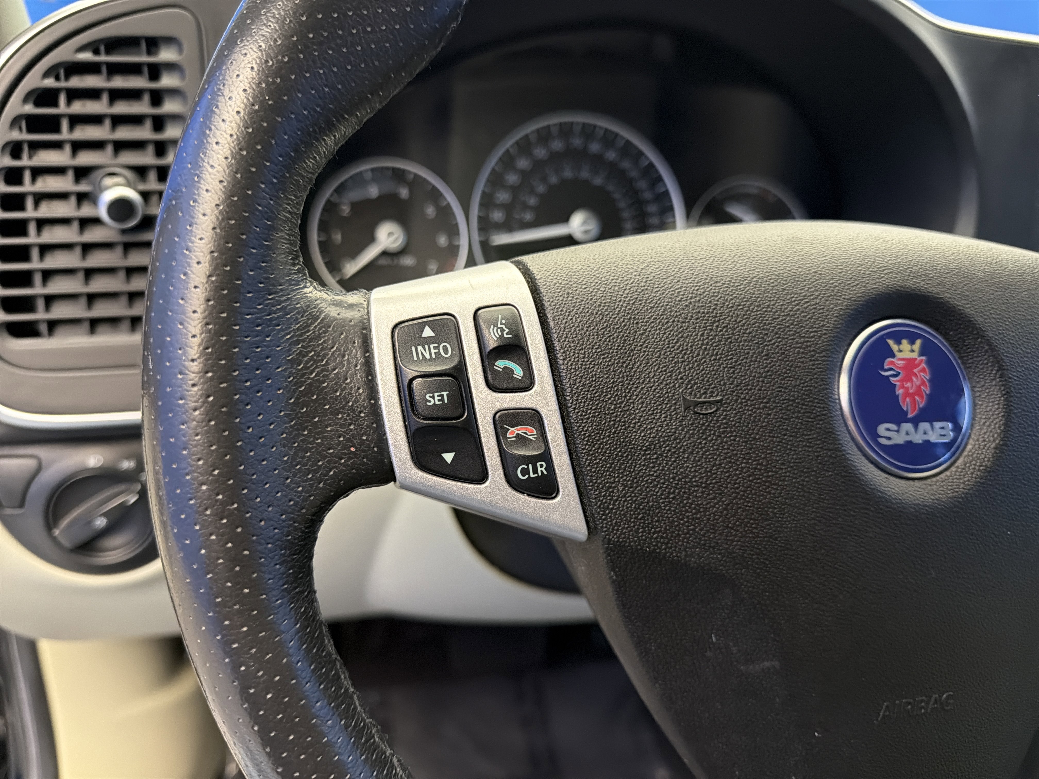 Used 2009 Saab 9-3 2.0T w/ Cold Weather Package image 16