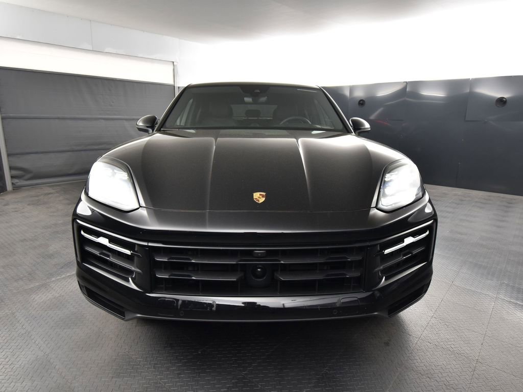 Used 2024 Porsche Cayenne Coupe image 10