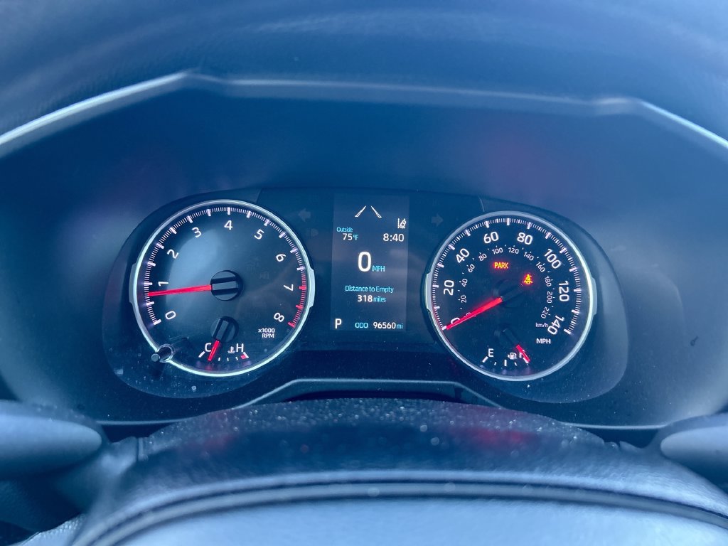 Used 2019 Toyota RAV4 LE FWD image 20