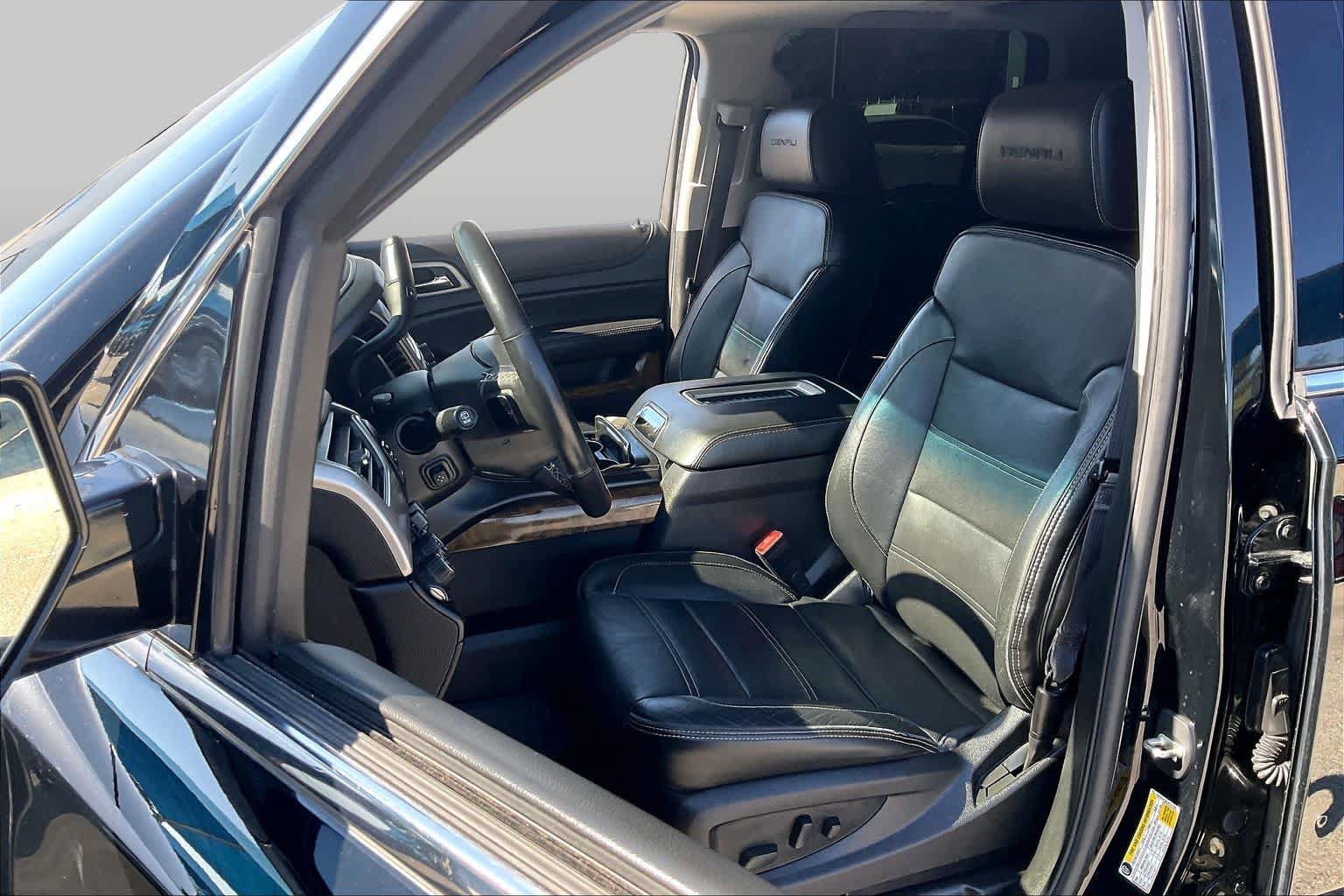 Used 2016 GMC Yukon Denali w/ Open Road Package AWD/4WD image 9