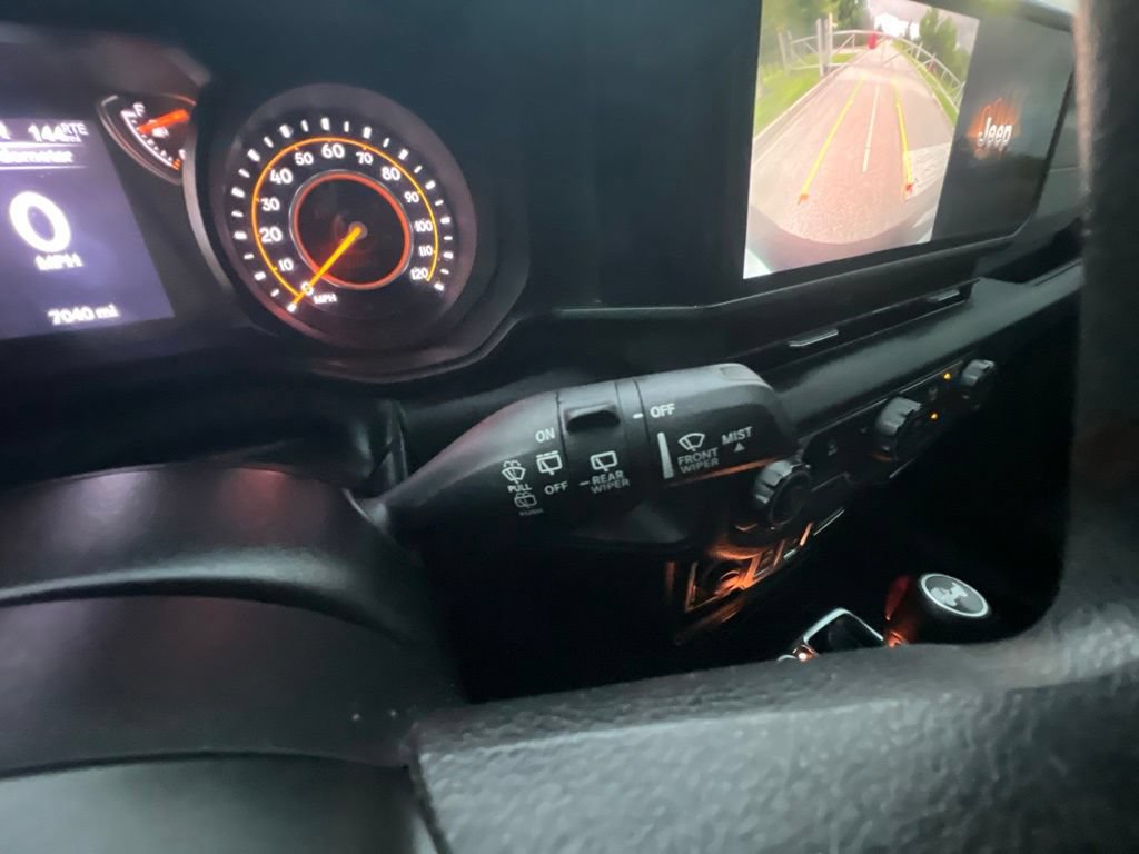 Used 2025 Jeep Wrangler Sport AWD/4WD image 39