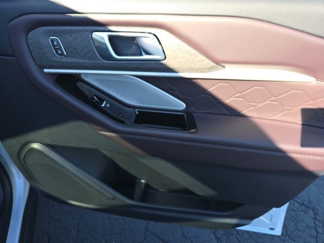 New 2025 Ford Explorer Platinum image 31