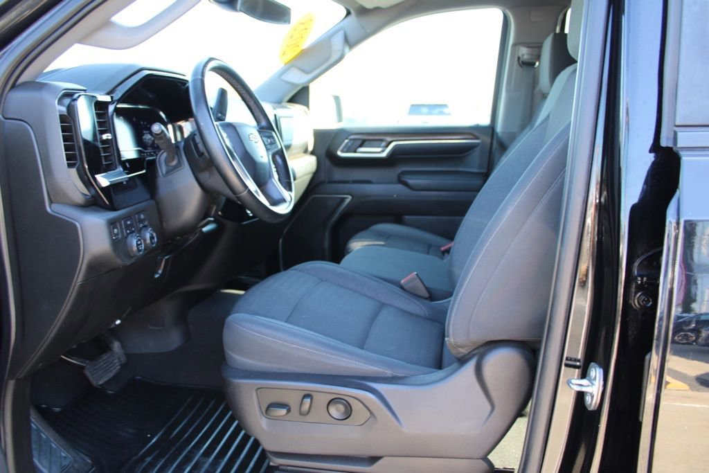 Used 2023 Chevrolet Silverado 1500 LT image 14