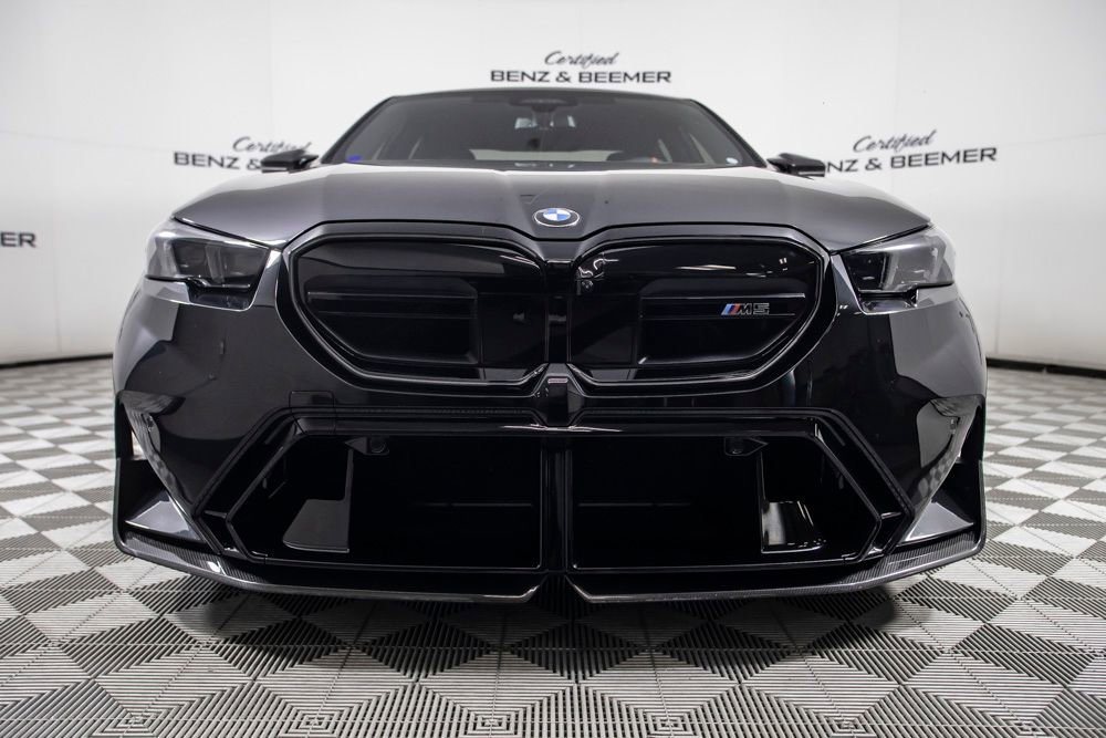 Used 2026 BMW M5 w/ Executive Package image 4