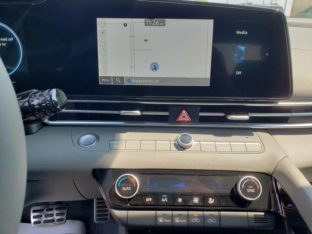 New 2025 Hyundai Elantra SEL image 9