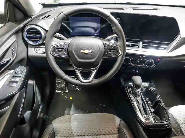 New 2026 Chevrolet Trax LT w/ LT Convenience Package FWD image 12