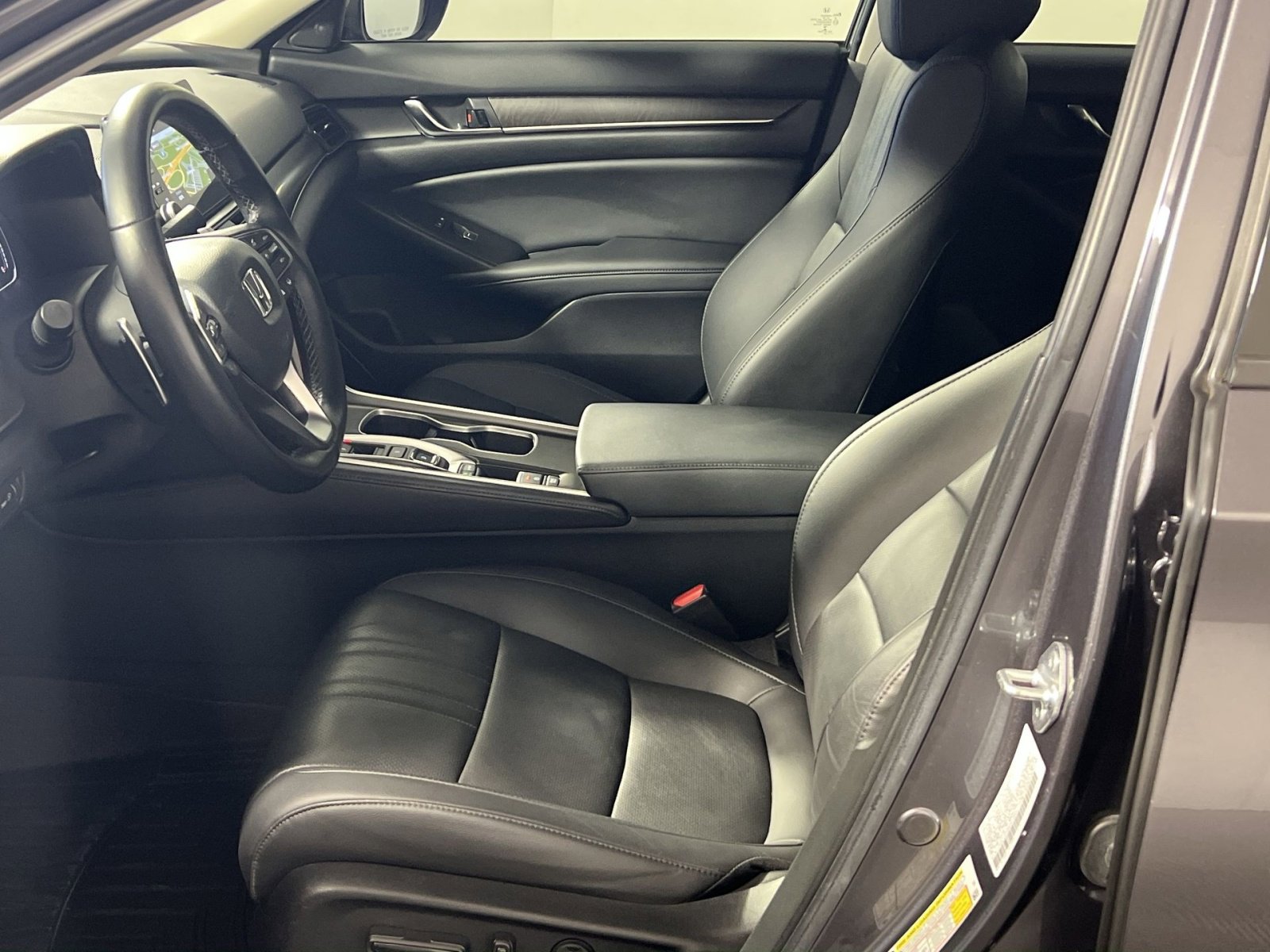 Used 2021 Honda Accord Touring image 13